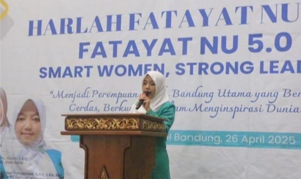 Ketua PC Fatayat NU Kota Bandung meberikan sambutan dalam kegiatan Fatayat NU 5.0